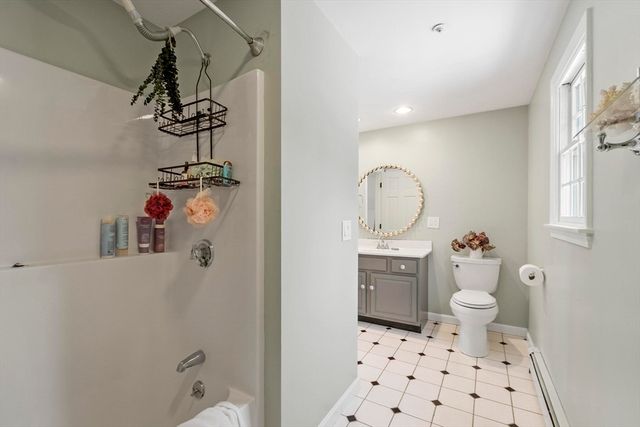 99 Flagler Dr, Holden, MA 01520