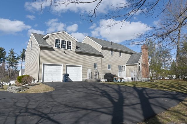 99 Flagler Dr, Holden, MA 01520