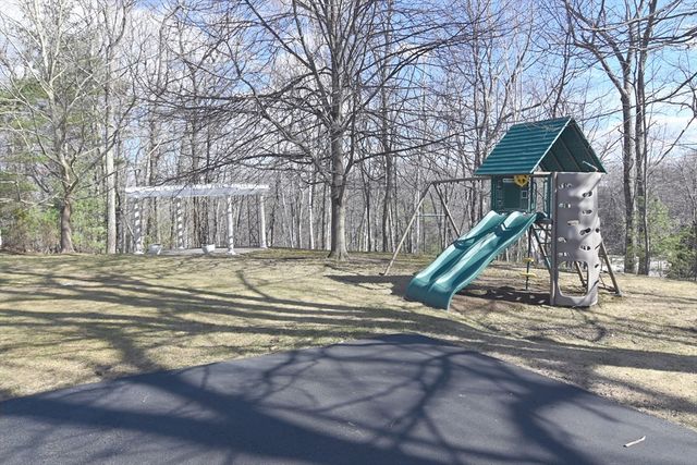 99 Flagler Dr, Holden, MA 01520