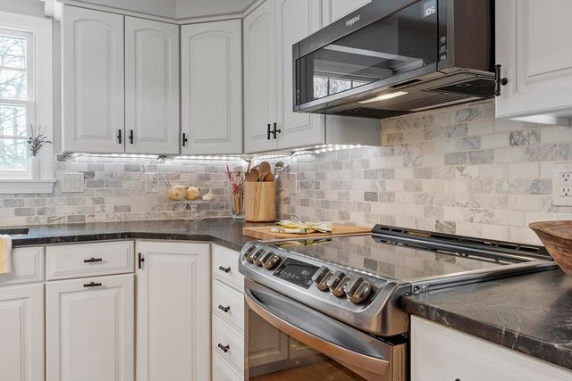 99 Flagler Dr, Holden, MA 01520