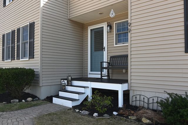 99 Flagler Dr, Holden, MA 01520