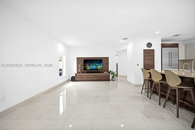 10957 NW 73rd Ter, Doral, FL 33178