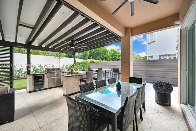 10957 NW 73rd Ter, Doral, FL 33178