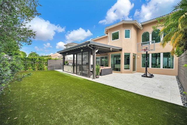 10957 NW 73rd Ter, Doral, FL 33178