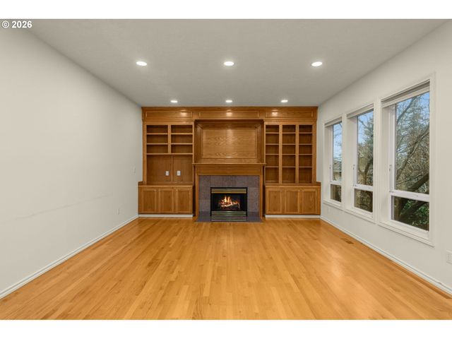 1323 Nw MAYFIELD Rd, Portland, OR 97229