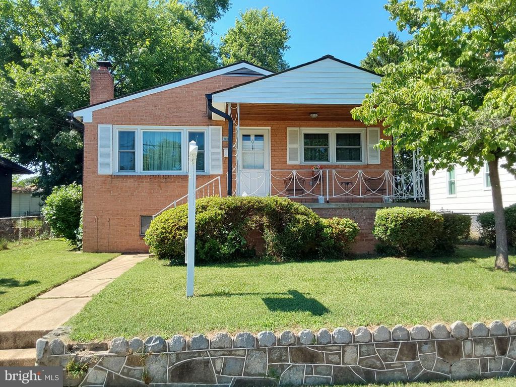 6402 GATEWAY BLVD, District Heights, MD 20747