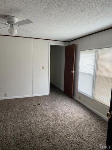 1245 Highway Jj, Elsberry, MO 63343