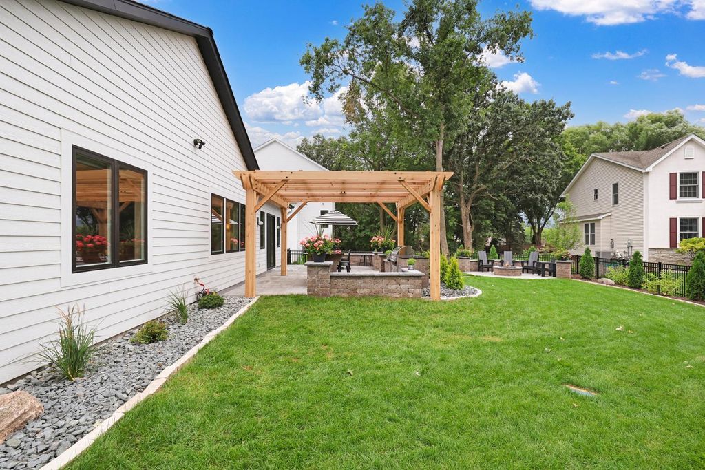 4951 Parkside Circle, Eagan, MN 55123 — photo 5