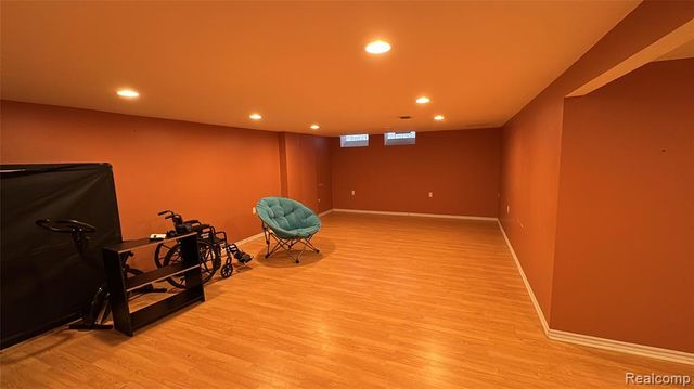 4867 Shell Court, Warren, MI 48091