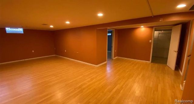 4867 Shell Court, Warren, MI 48091