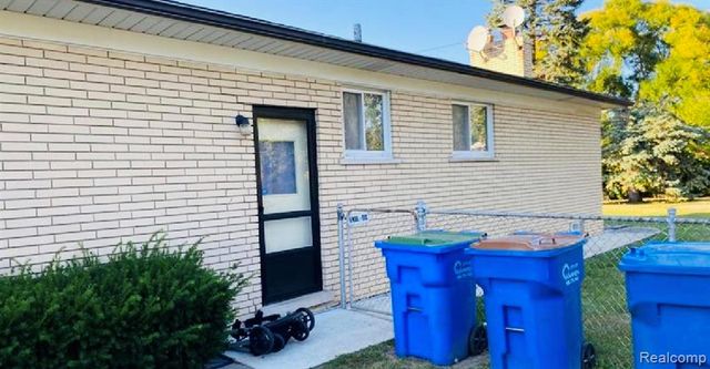 4867 Shell Court, Warren, MI 48091