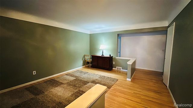 4867 Shell Court, Warren, MI 48091