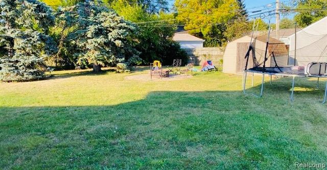 4867 Shell Court, Warren, MI 48091