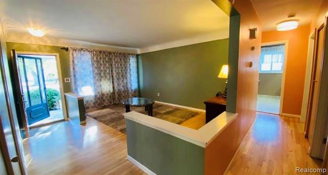 4867 Shell Court, Warren, MI 48091