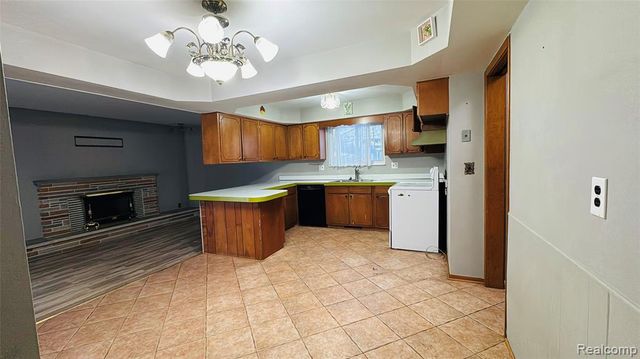 4867 Shell Court, Warren, MI 48091