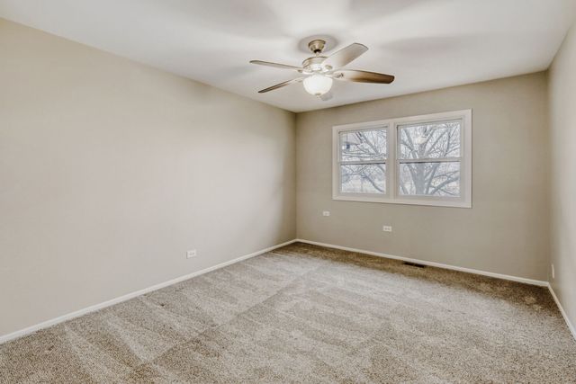 951 Brown Deer Drive, Westmont, IL 60559