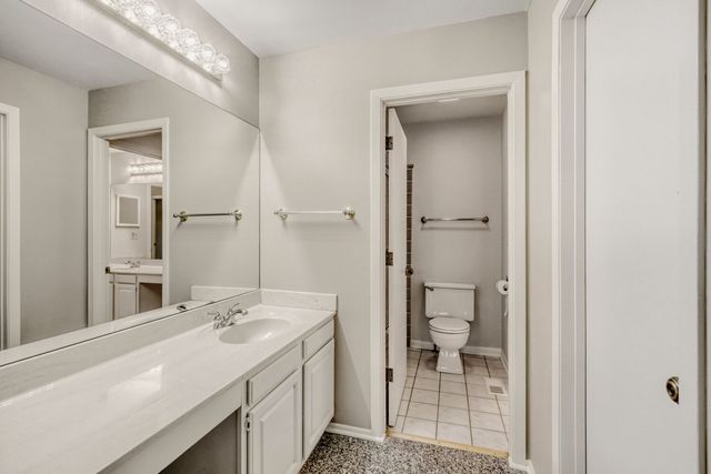 951 Brown Deer Drive, Westmont, IL 60559