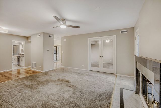 951 Brown Deer Drive, Westmont, IL 60559