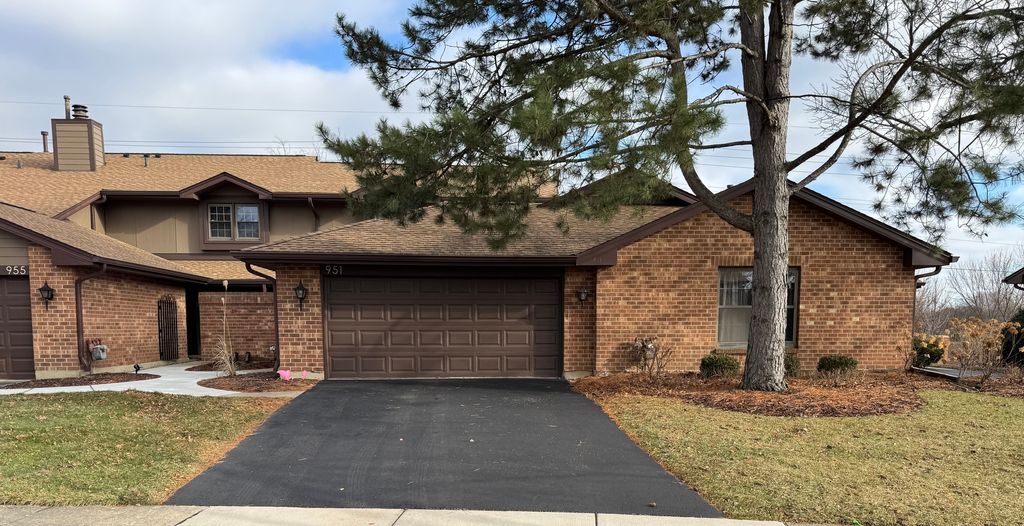 951 Brown Deer Drive, Westmont, IL 60559