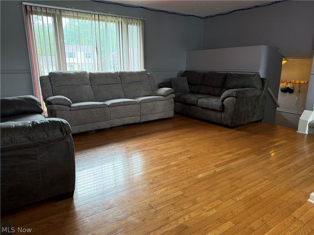 24881 Ridgeline Drive, Bedford Heights, OH 44146