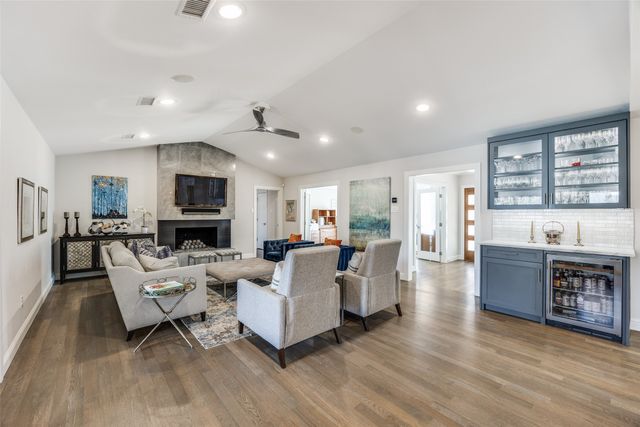 3851 Regent Drive, Dallas, TX 75229