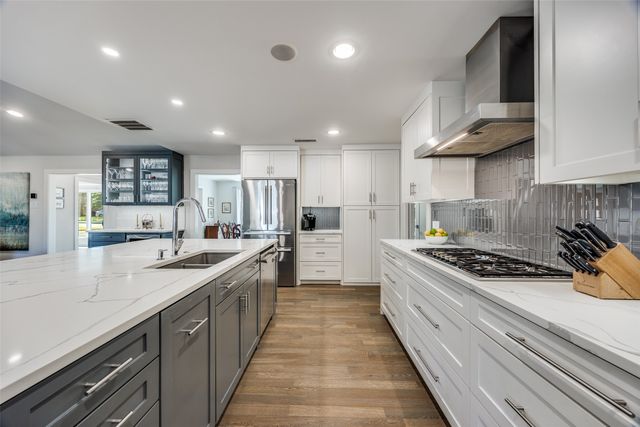 3851 Regent Drive, Dallas, TX 75229