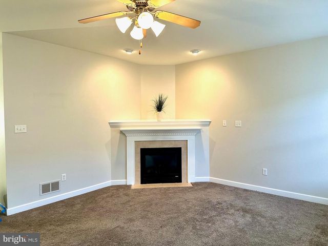 207 SPRINGMONT DR, Reading, PA 19610