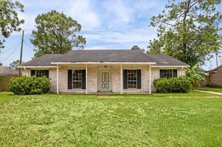 503 Mary Ann Drive, Friendswood, TX 77546