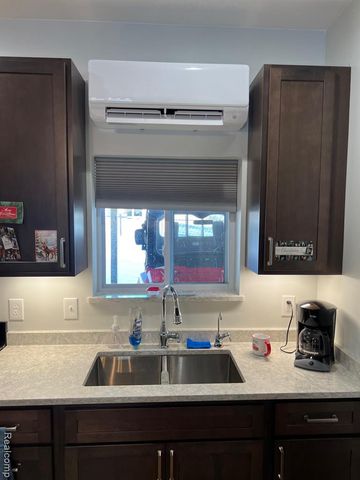 1771 New Rochelle Dr, Lapeer, MI 48446