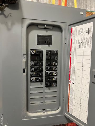 1771 New Rochelle Dr, Lapeer, MI 48446