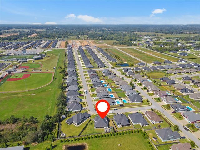 931 Red Maple Street, Centerton, AR 72719