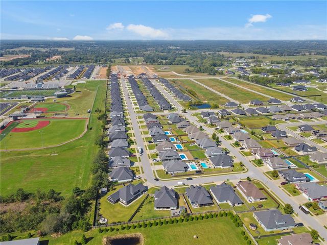 931 Red Maple Street, Centerton, AR 72719