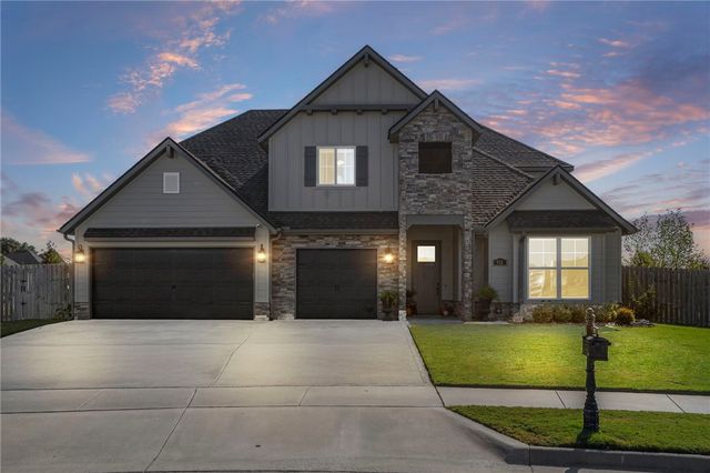 931 Red Maple Street, Centerton, AR 72719