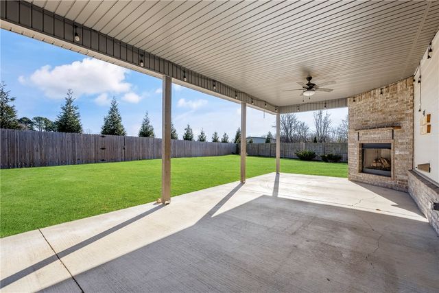 931 Red Maple Street, Centerton, AR 72719