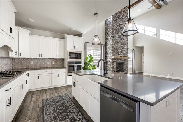 931 Red Maple Street, Centerton, AR 72719