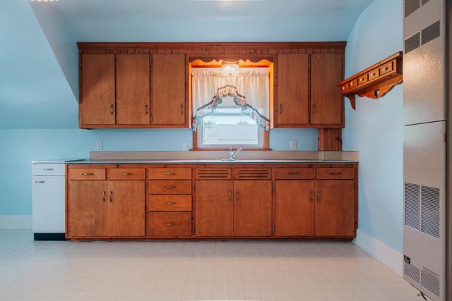 1405 S 13th STREET, Manitowoc, WI 54220