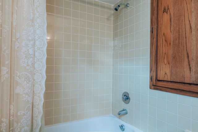 1405 S 13th STREET, Manitowoc, WI 54220