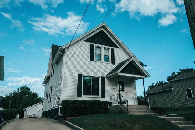 1405 S 13th STREET, Manitowoc, WI 54220
