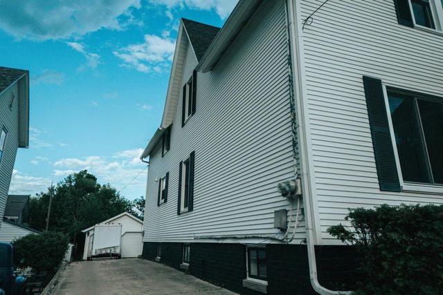 1405 S 13th STREET, Manitowoc, WI 54220
