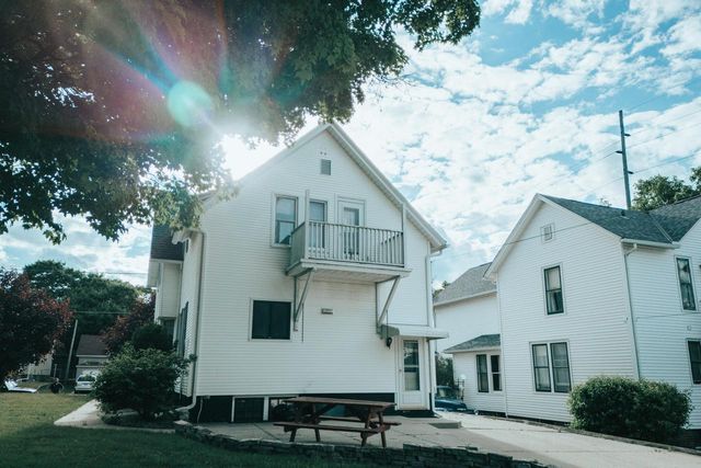 1405 S 13th STREET, Manitowoc, WI 54220