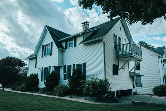 1405 S 13th STREET, Manitowoc, WI 54220