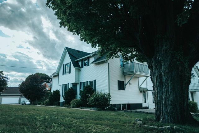 1405 S 13th STREET, Manitowoc, WI 54220