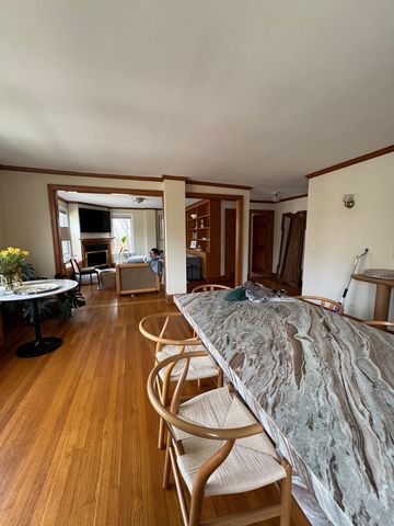 1011 CENTRAL Avenue 2, Wilmette, IL 60091