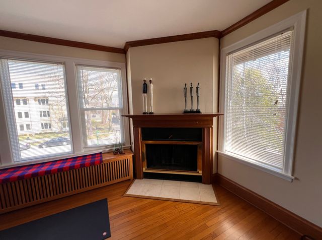 1011 CENTRAL Avenue 2, Wilmette, IL 60091