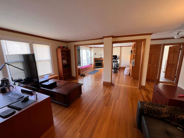 1011 CENTRAL Avenue 2, Wilmette, IL 60091