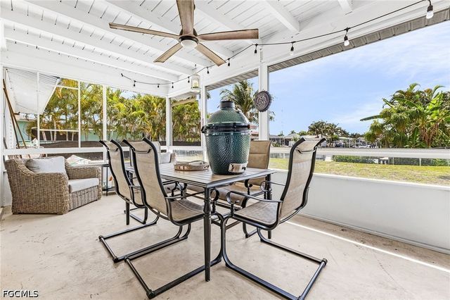 3009 SE 19th PL, Cape Coral, FL 33904