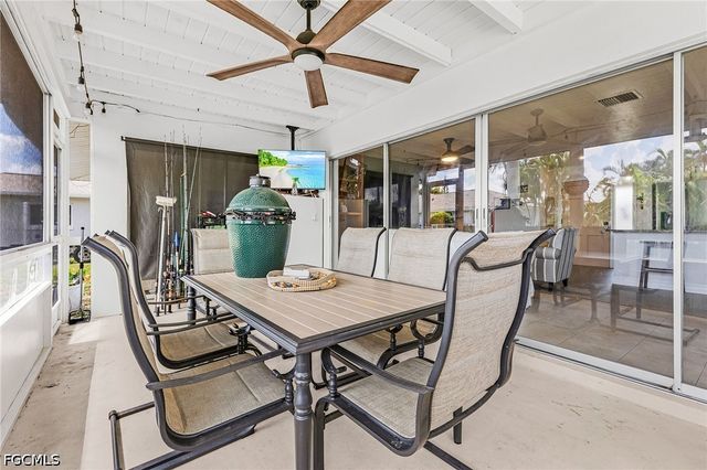 3009 SE 19th PL, Cape Coral, FL 33904