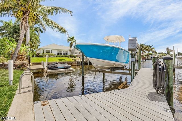 3009 SE 19th PL, Cape Coral, FL 33904