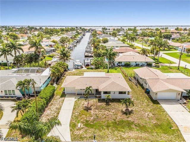 3009 SE 19th PL, Cape Coral, FL 33904