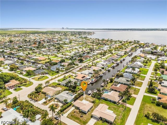3009 SE 19th PL, Cape Coral, FL 33904